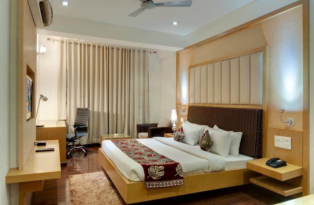 Hotel Balaji Central Ratlām Quarto foto